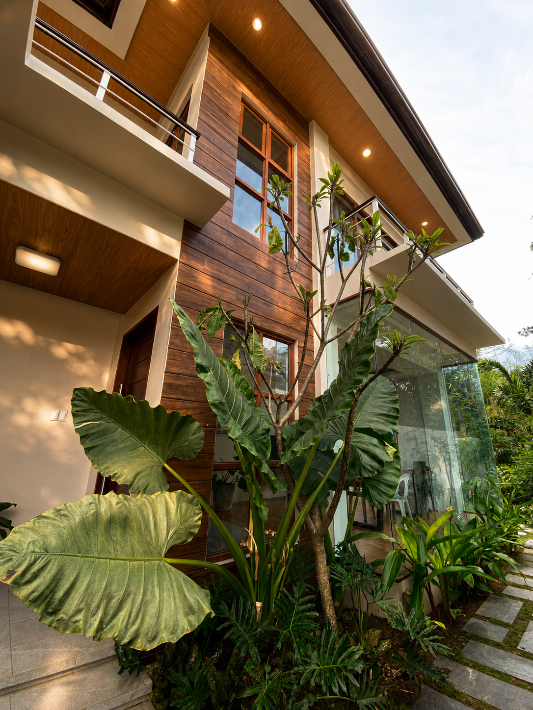 Contemporary Tropical House — gallery image 1